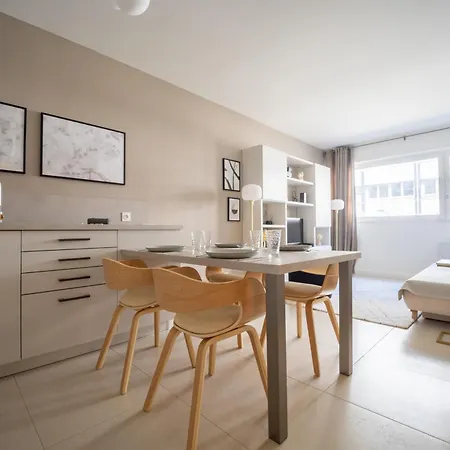 Renove Avec Style Au Coeur D'annecy *